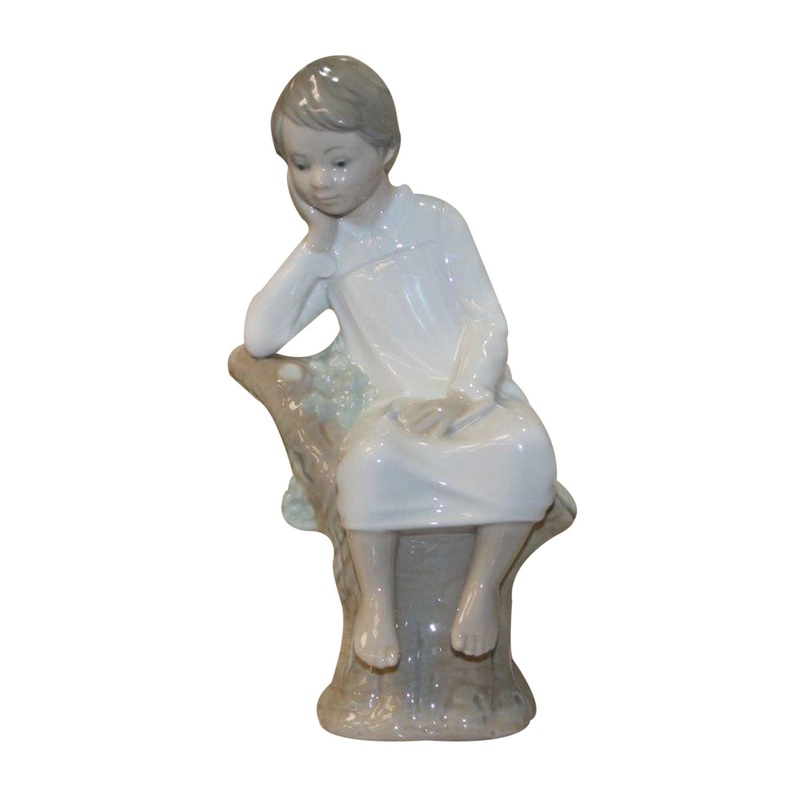 Lladr Figurine: 4876 Little Boy Thinking