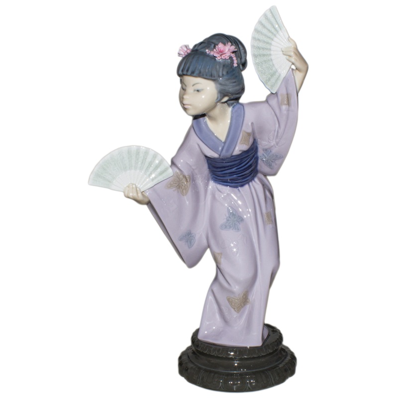 Lladr Figurine: 4991 Madame Butterfly