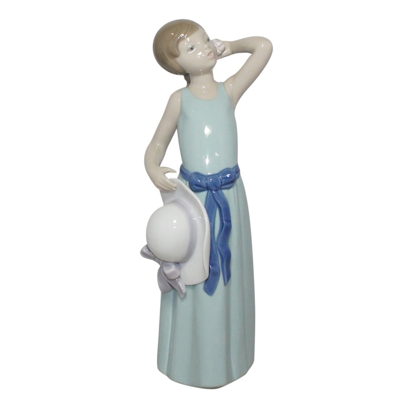 Lladr Figurine: 5010 Prissy