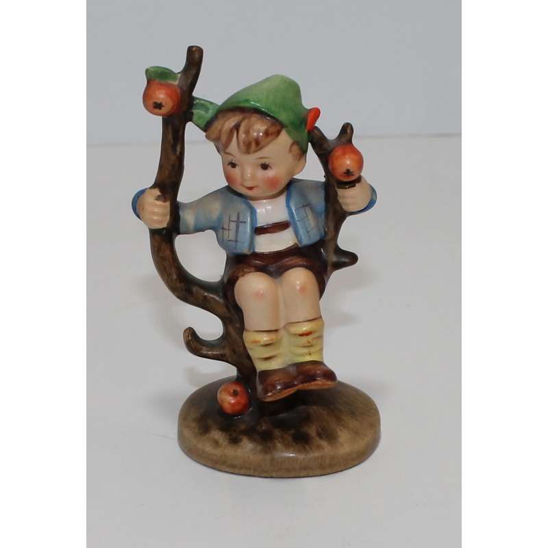 Hummel Figurine Apple Tree Boy 142/3/0 Boy sitting (AP 1647 ) TMK 2