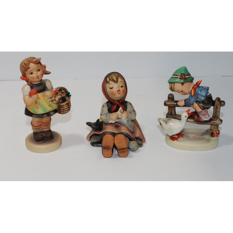Hummel Figurine Lot Home from Market, Pastimer, Barn Hero see Photo (AP 1587 )