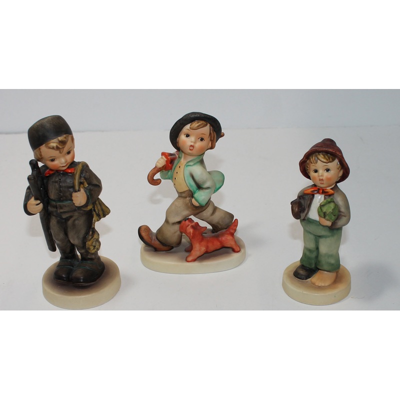 Hummel Figurine Lot Strolling Along, Chimney Sweep, Lost Stocking  (AP 1580 )
