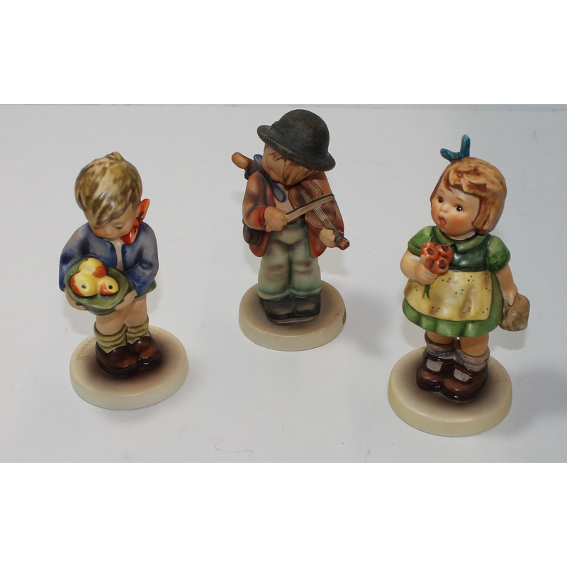 Hummel Figurine Lot The Surprise, Gift from Friend, Fiddler - 485, 431, 4 (AP 1559 )