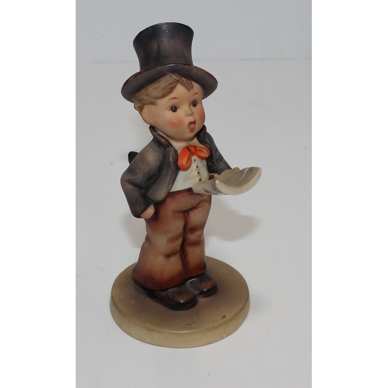 Hummel Figurine Street Singer 131 Boy singing TMK 2  (AP 1655 )