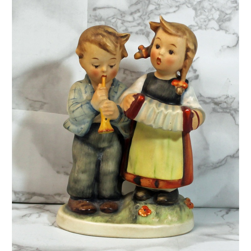 Hummel Goebel #218 "Birthday Serenade" TMK 2
