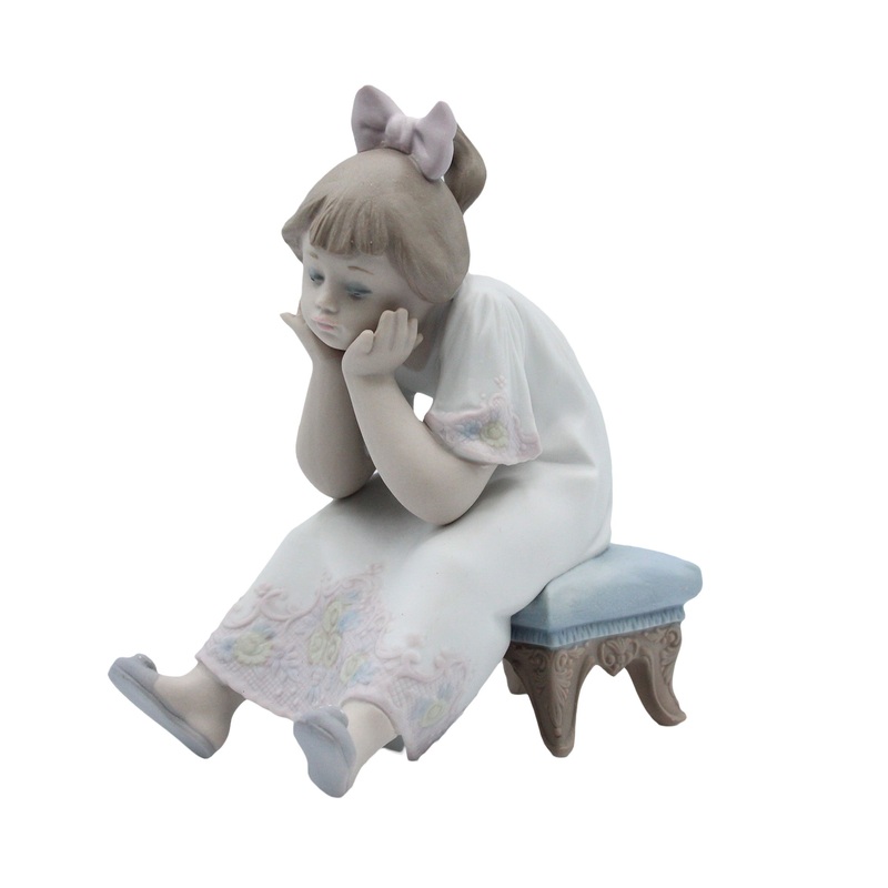 Lladr Figurine: 5649m Nothing To Do