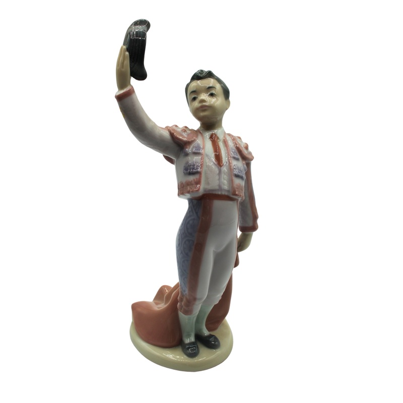 Lladr Figurine: 6178 Little Matador