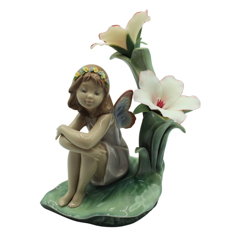Lladr Figurine: 6644 Lakeside Daydream