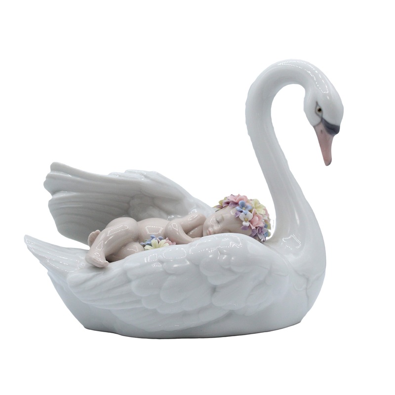 Lladr Figurine: 6758 Drifting through Dreamland