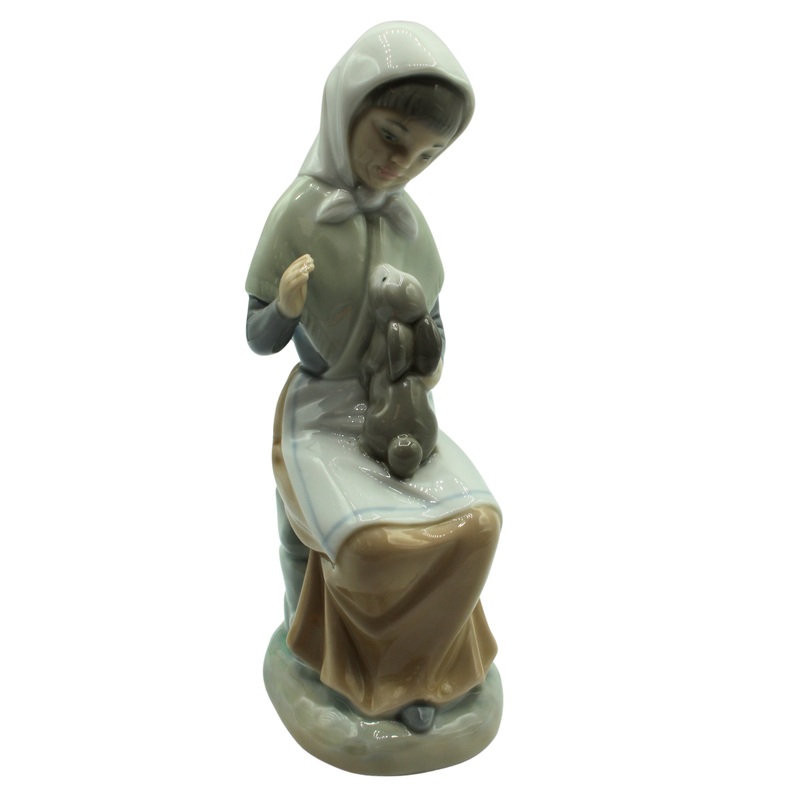 Nao by Lladr Figurine: 522 Shepherdess with Rabbit