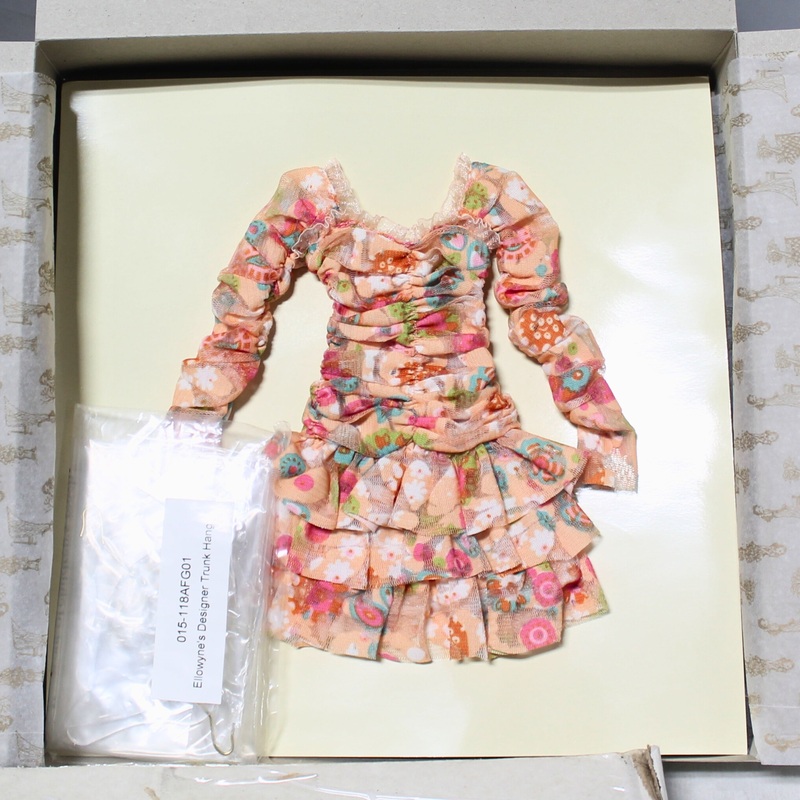 Ellowyne Wilde, Woeful Coral Dress