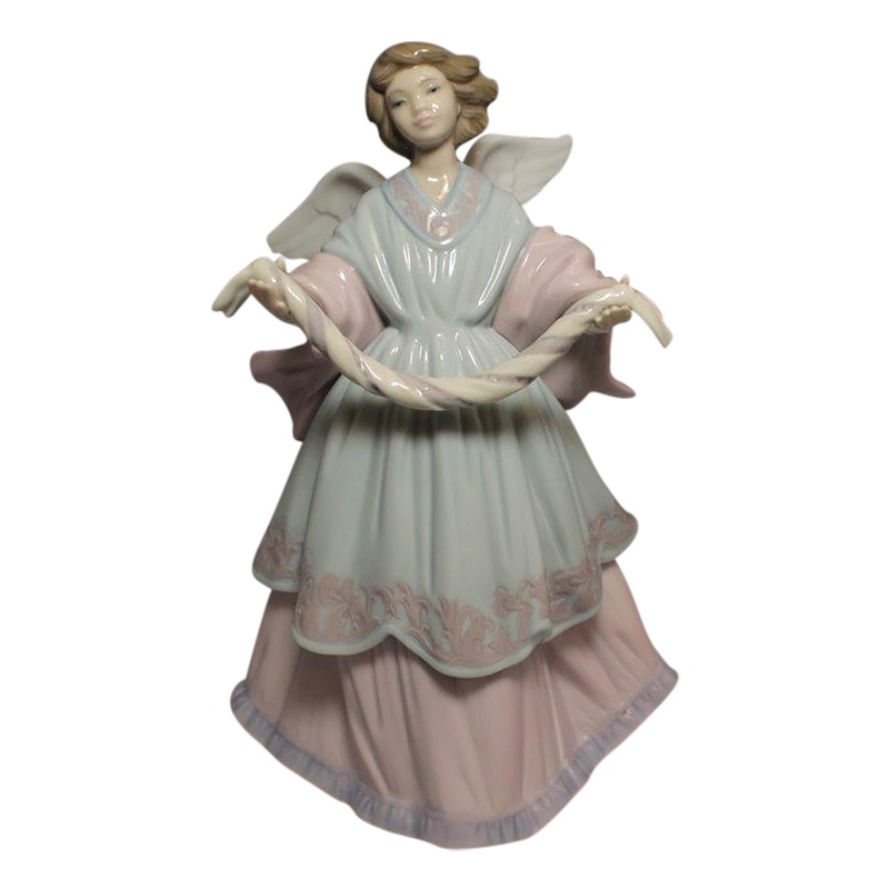 Lladr Figurine: 6125 Joyful Offering - Tree Topper