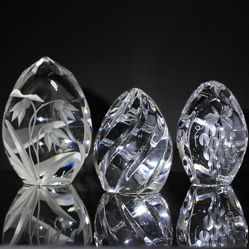 Lot of 3: 2 Sullivans Crystal Egg, 1Grape Vine Paperwheight