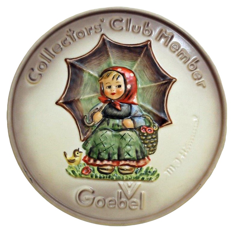 Hummel Figurine: Smiling Through -  Collectors Club Plaque - 690