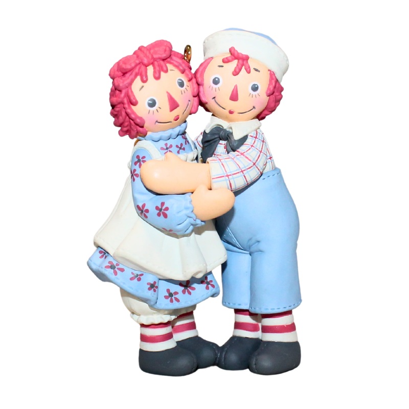 Hallmark Ornament: 2004 Holiday Hug | QXI5284