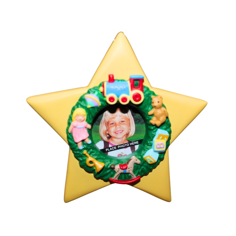 Hallmark Ornament: 2001 All-Star Kid | QX2805