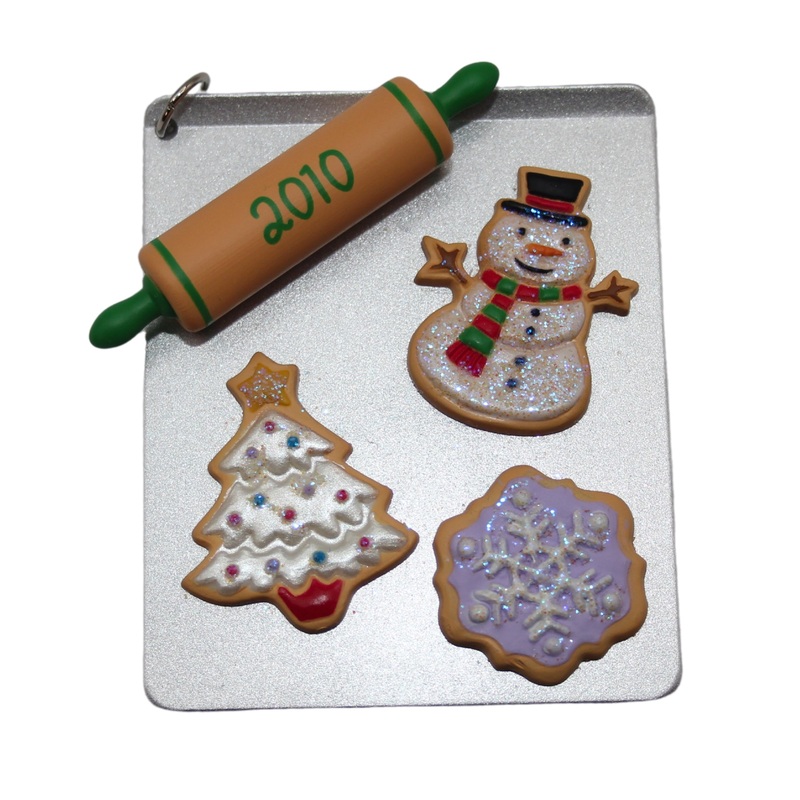 Hallmark Ornament: 2010 Season's Treatings | AD4422 | VIP Gift