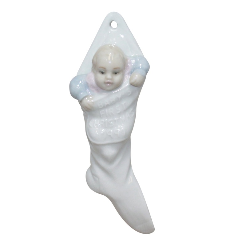Lladr Figurine: 5839 Baby's First Christmas