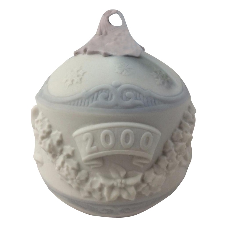 Lladr Ornament: 16699 Christmas Ball - 2000