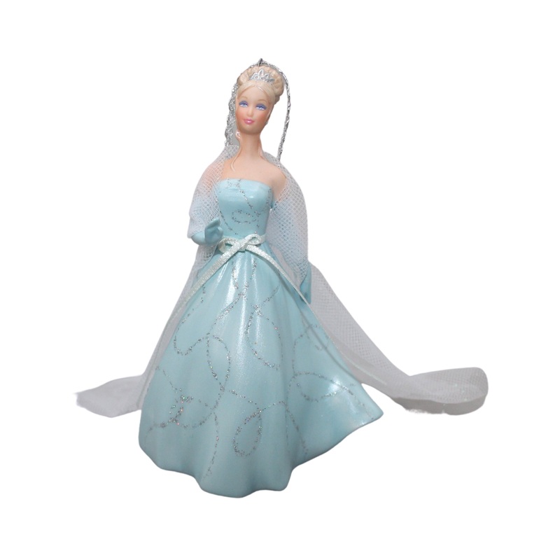 Hallmark Ornament: 2001 Barbie | QXC4602