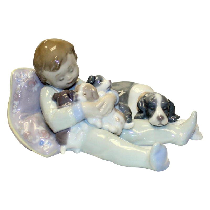 Lladr Figurine: 1535 Sweet Dreams