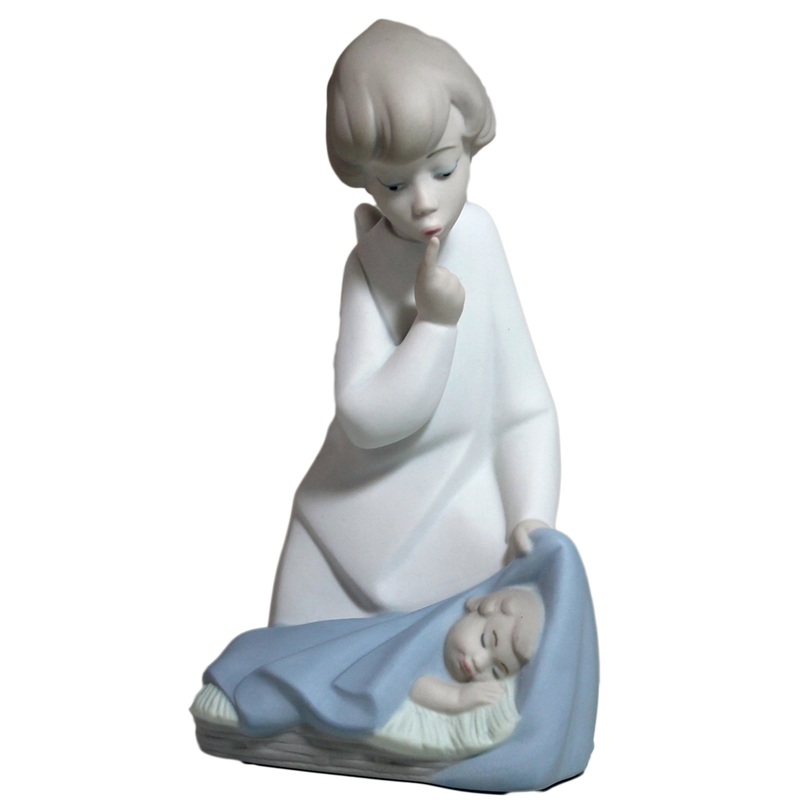 Lladr Figurine: 4635m Angel with Child Matte