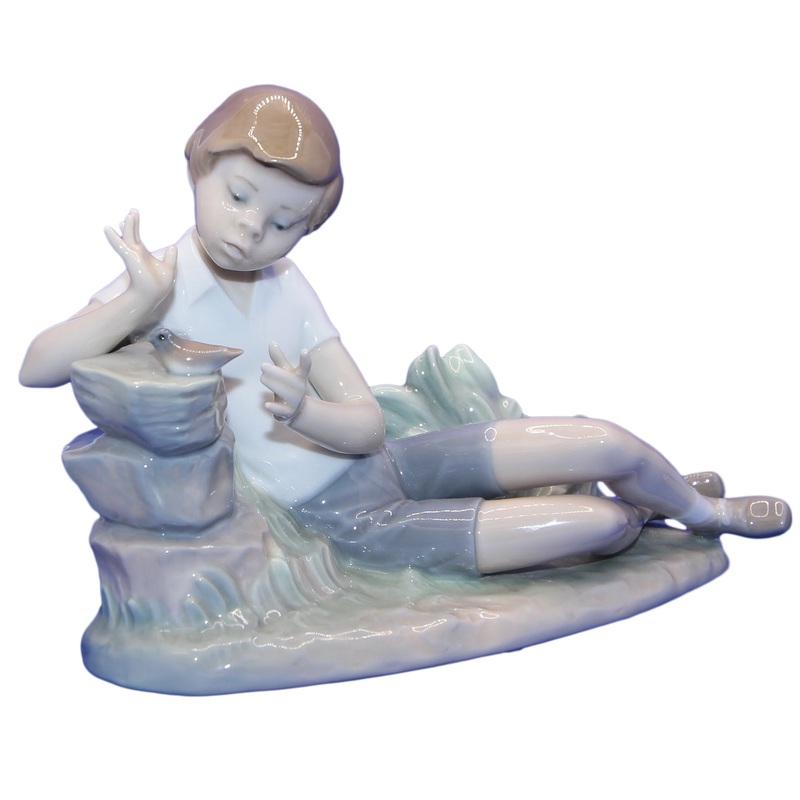 Lladr Figurine: 4858 Pleasant Encounter