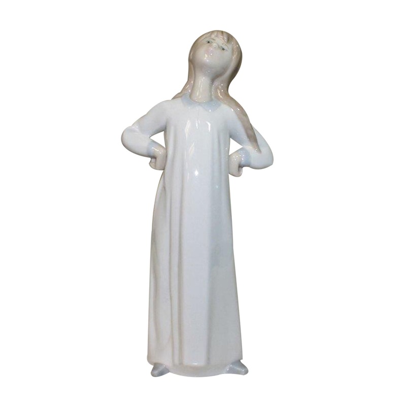 Lladr Figurine: 4872 Girl Stretching