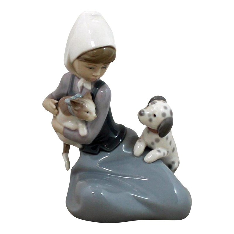 Lladr Figurine: 5032 Little Friskies