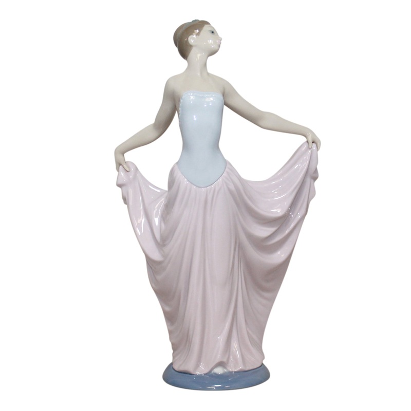 Lladr Figurine: 5050 Dancer