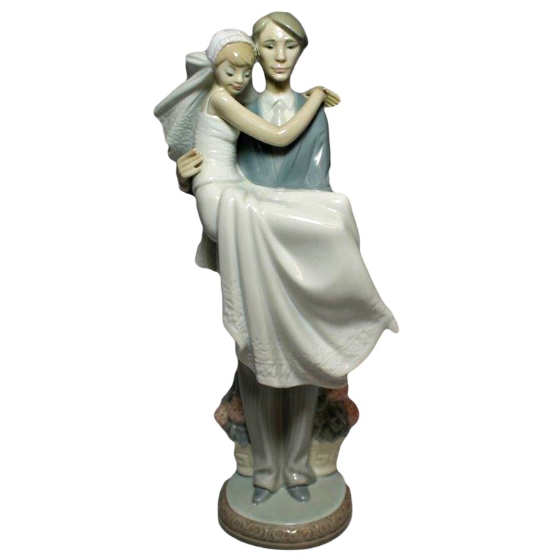 Lladr Figurine: 5282 Over the Threshhold