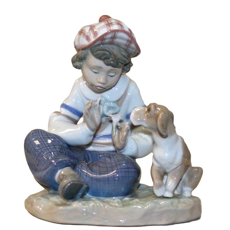 Lladr Figurine: 5450 I Hope She Does