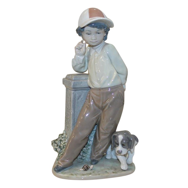 Lladr Figurine: 5738 Best Foot Forward