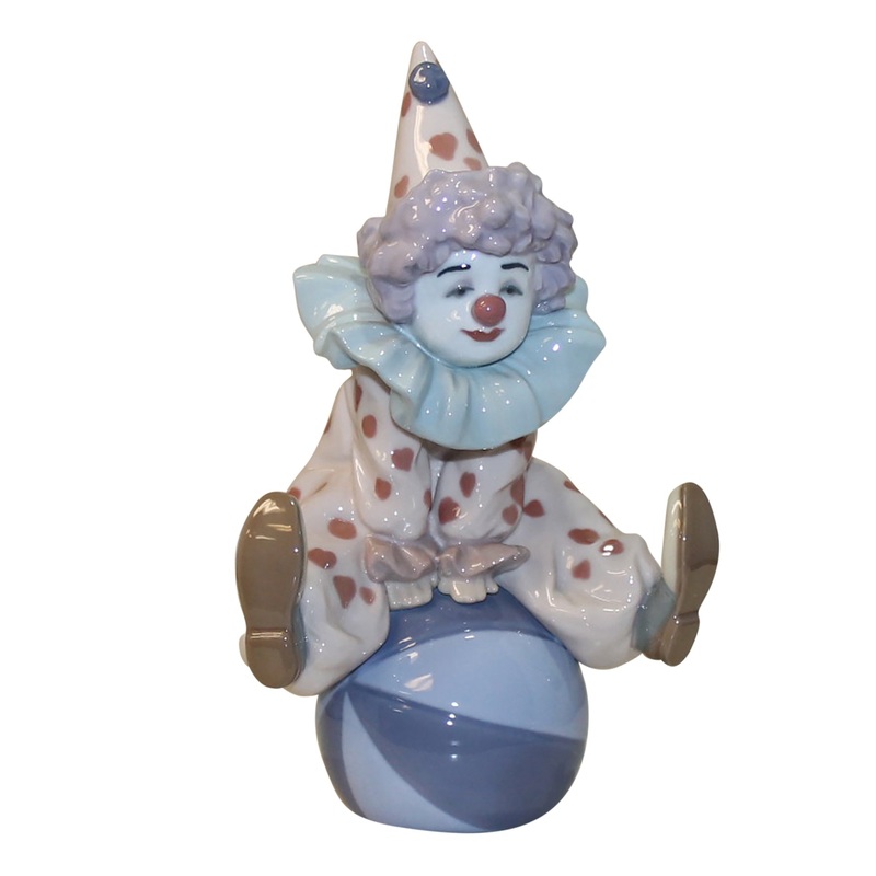 Lladr Figurine: 5813 Having a Ball