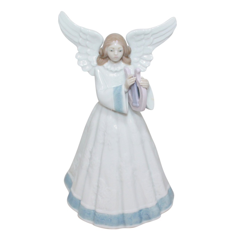 Lladr Figurine: 5830 heavenly Harpist