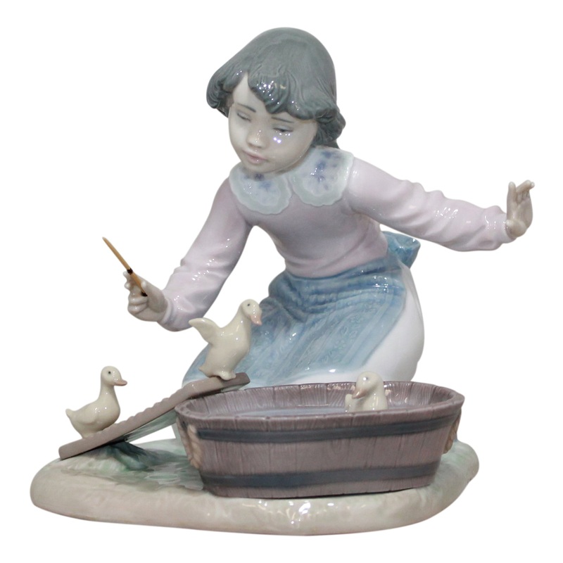 Lladr Figurine: 5959 It's Your Turn