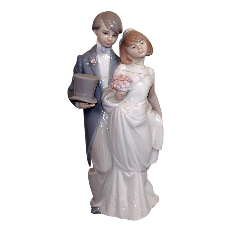 Lladr Figurine: 6164 Wedding Bells
