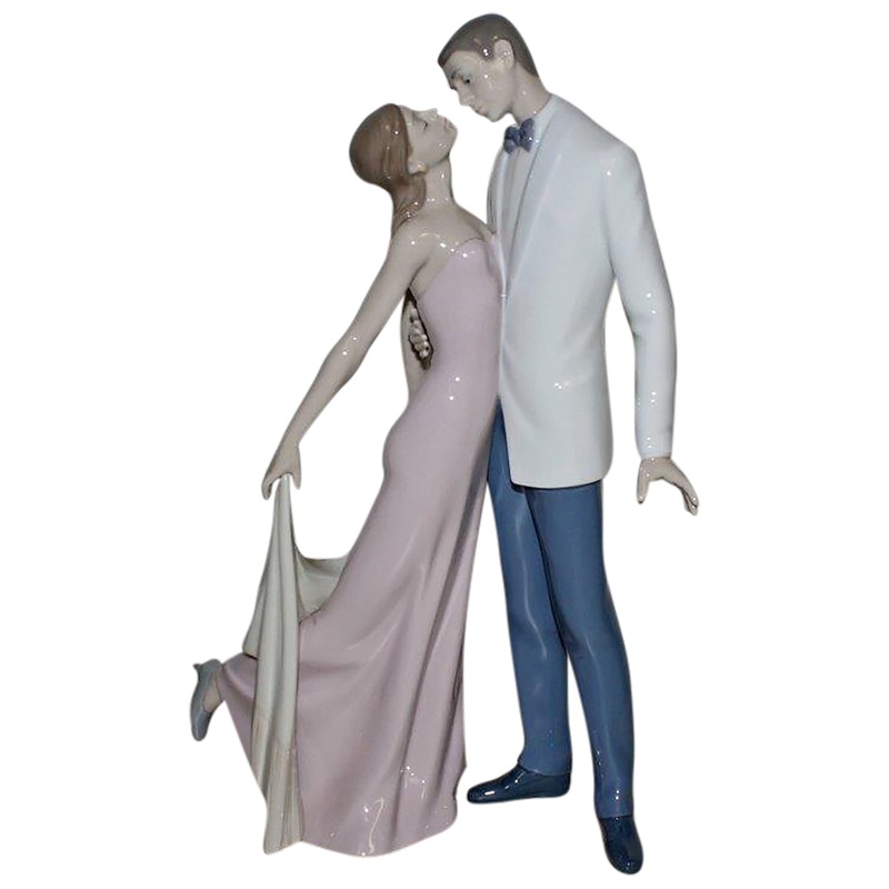 Lladr Figurine: 6475 Happy Anniversary