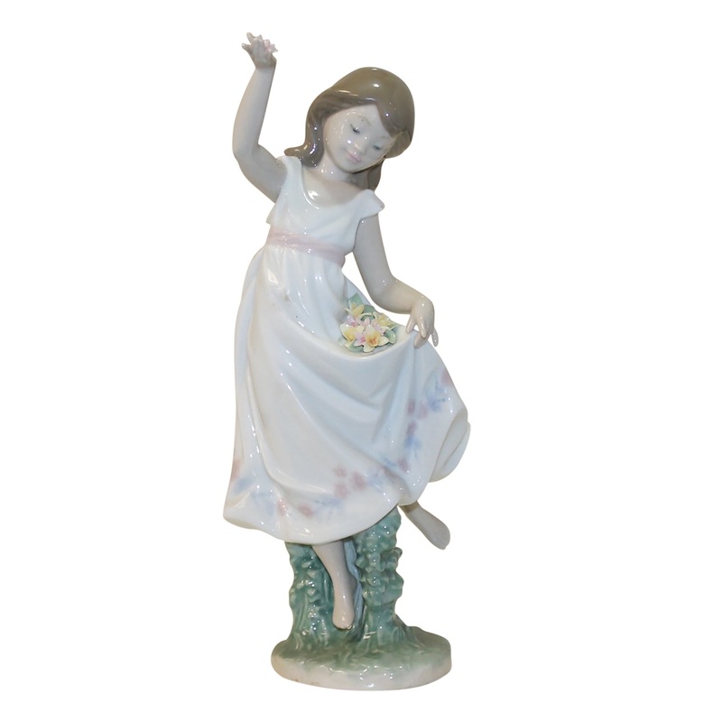 Lladr Figurine: 6580 Garden Dance