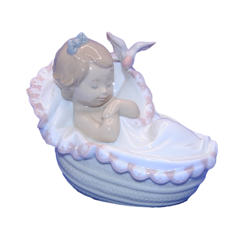 Lladr Figurine: 6710 Comforting Dreams
