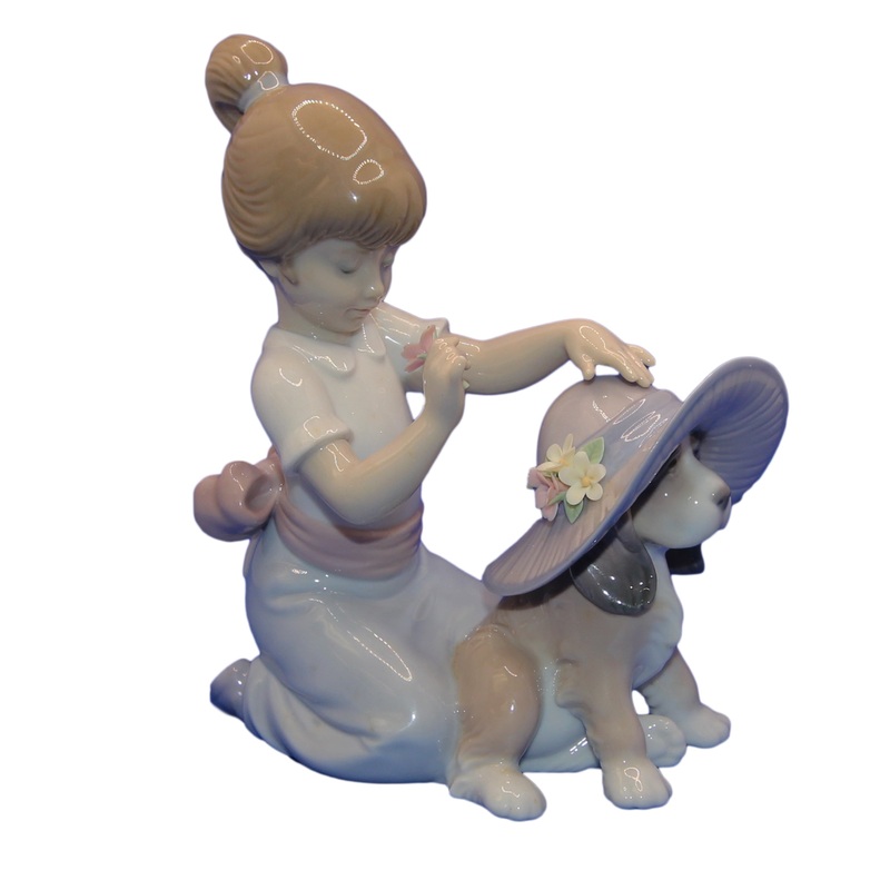 Lladr Figurine: 6862 An Elegant Touch
