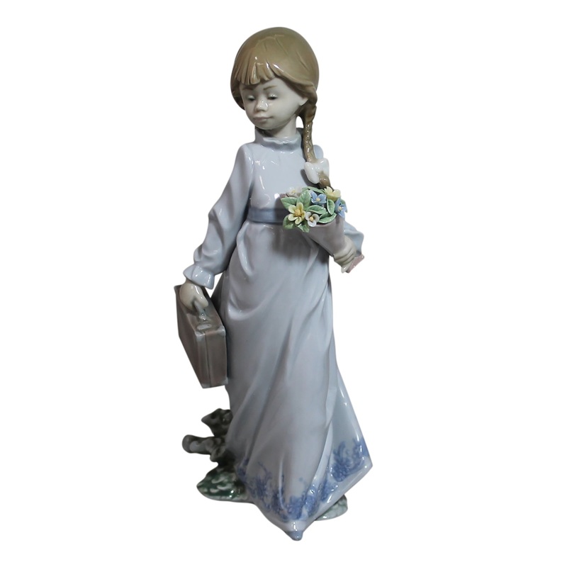 Lladr Figurine: 7604 School Days
