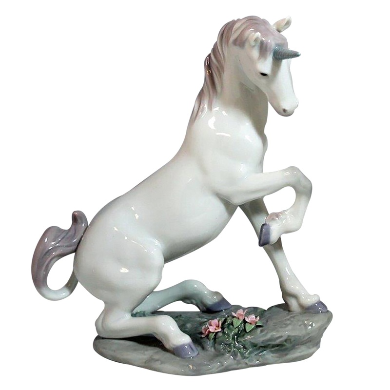 Lladr Figurine: 7697 Magical Unicorn