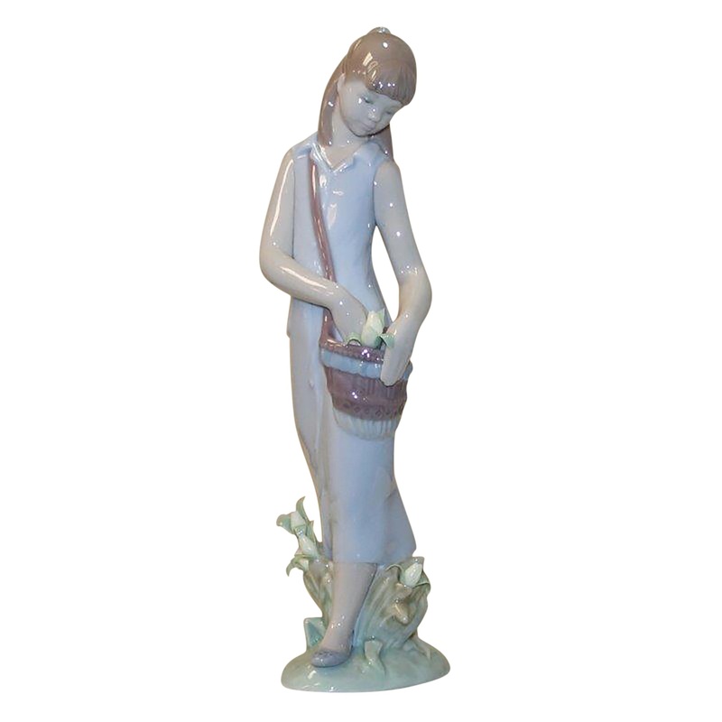 Lladr Figurine: 7712 Tulip Garden