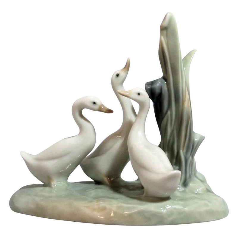 Lladr Figurine: Nao 0006 Duck's Group