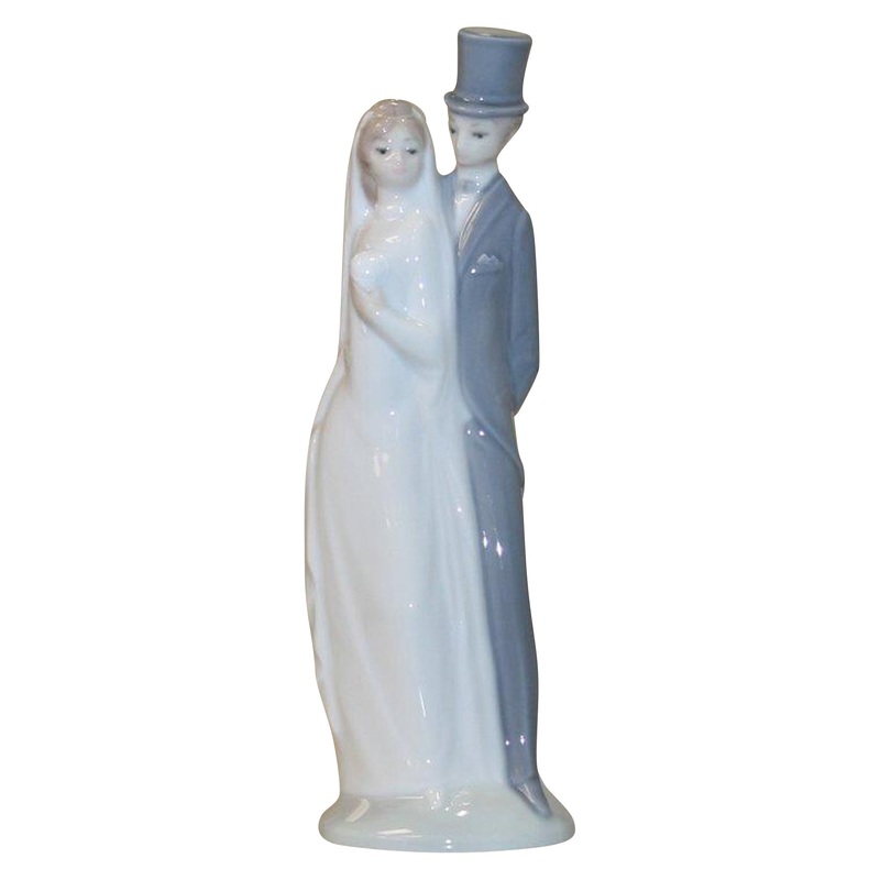 Lladr Figurine: Nao 109 Just Married