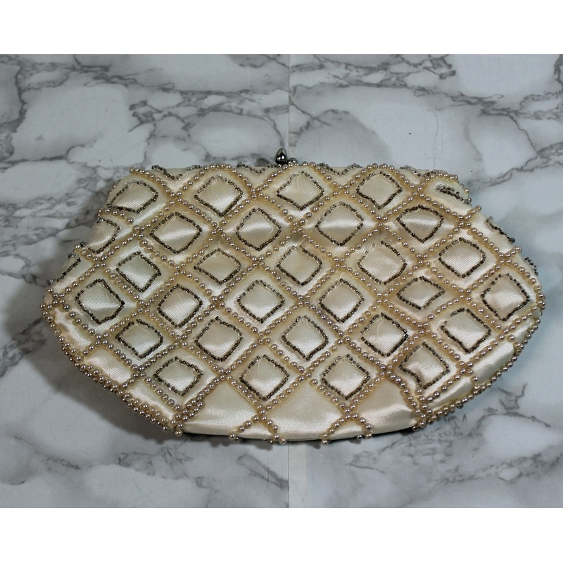 Handmade Purse: Ivory Beaded Cluthc Bag