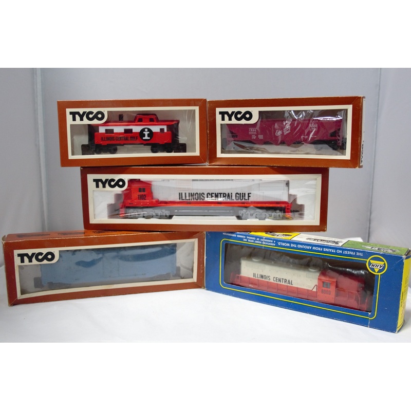 Lot of 5 AHM & Tyco Trains | Ho Scale | Illinois Central Engine, Caboose & more