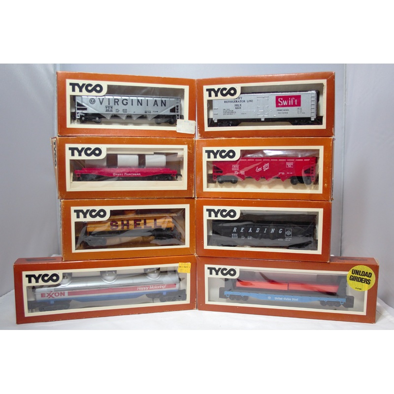 Lot of 8 Tyco Trains | Ho Scale | Exxon, Shell, Swift & More