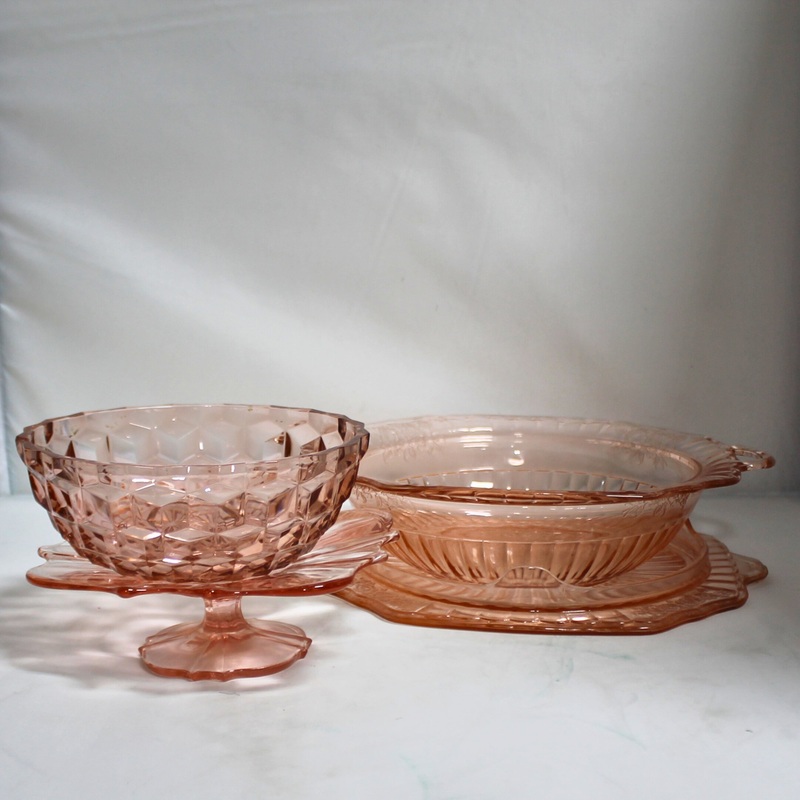 Lot of 4 anchor Hocking: 2 Glass bowls, Cake Platter & Pedestal